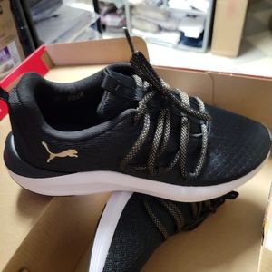 Puma women's black prowl knit shoes